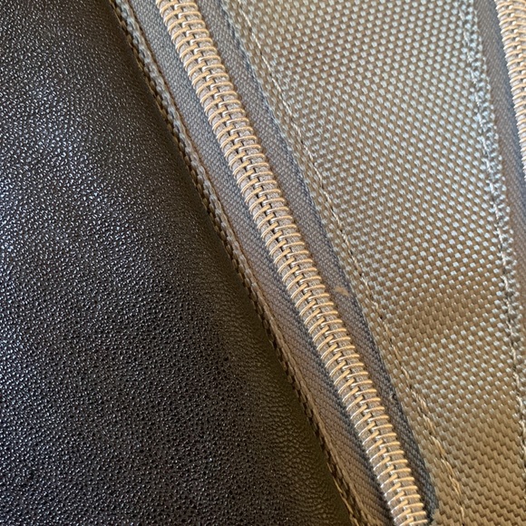 Sondra Roberts Purse - Picture 6 of 7